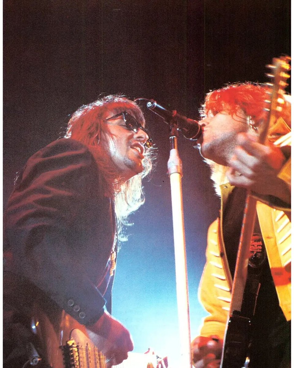 SamboraItalia's tweet photo. Dinamic....

Reposted from @faith234oq I'd Die For You - Seoul 1995

#bonjovi #bonjovifans #bonjovimemories #jonbonjovi #richiesambora #ticotorres #davidbryan #alecjohnsuch #hughmcdonald #phillx #livinonaprayer #bonjoviforever #bonjovialways #bonjoviconcert #bonjovitour # https://t.co/xngGvXKKtZ