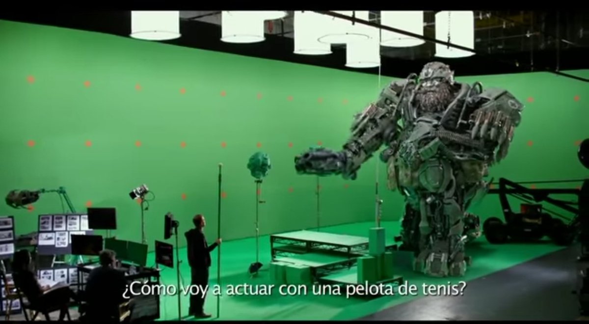 Magallanes_2102's tweet photo. @sulkafi @RPPNoticias Qué tal ignorancia, apenas han ido a tomar fotos y grabar videos con drones. El desenvolvimiento del film se hace en estudios de grabación en su país con pantallas verdes. Además para un mercado como el cinematográfico, está bien para empezar. Ojalá la película sea un éxito https://t.co/hMpNXVmvQr
