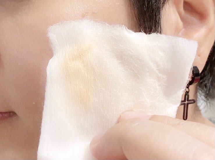 SkulLaeEy's tweet image. GARNIER MICELLAR VIT C ตัวนี้ใช้แล้วหน้าขาวขึ้น ช่วยเรื่องผิวหมองคล้ำ และผิวกระจ่างใสขึ้นด้วย เช็ดหน้าแล้วรู้สึกถึงความคลีนสุดๆ ไม่มีแอลกอฮอล์ ไม่แสบหน้า เวิร์คมากก #ใช้ดีบอกต่อ #Howtoperfect