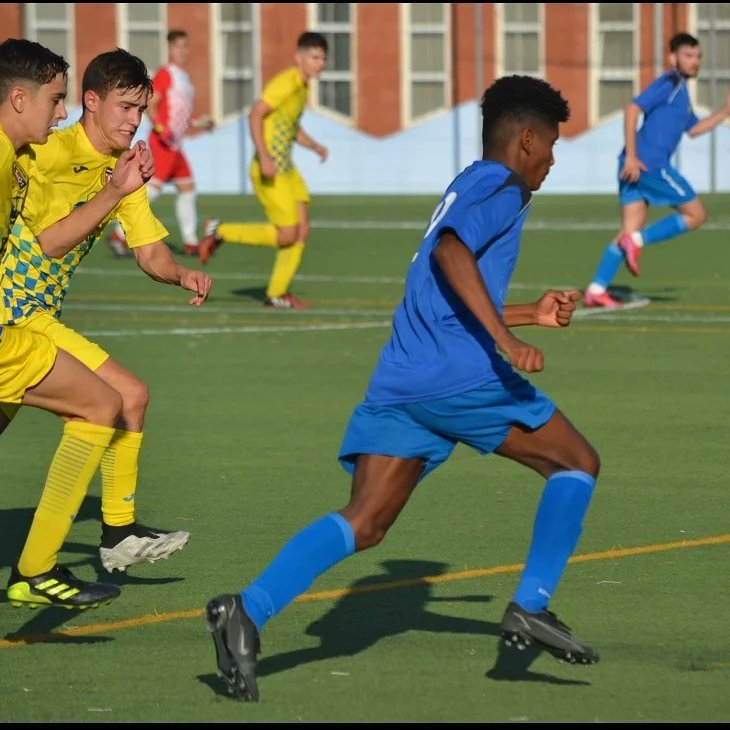 PLCompadres's tweet photo. ⚽  #JuvenilA

#RondaUD 3
#CDCompadres 1

⚽ Macho

Derrota justa, a pesar de ponernos por delante 0-1 con gol de Macho, toca seguir trabajando, tenemos mucho margen de mejora💪.

Vamos compadres🔵!!.

#LocosPorLosCompadres
#CDCompadres https://t.co/BwzI0vwBei