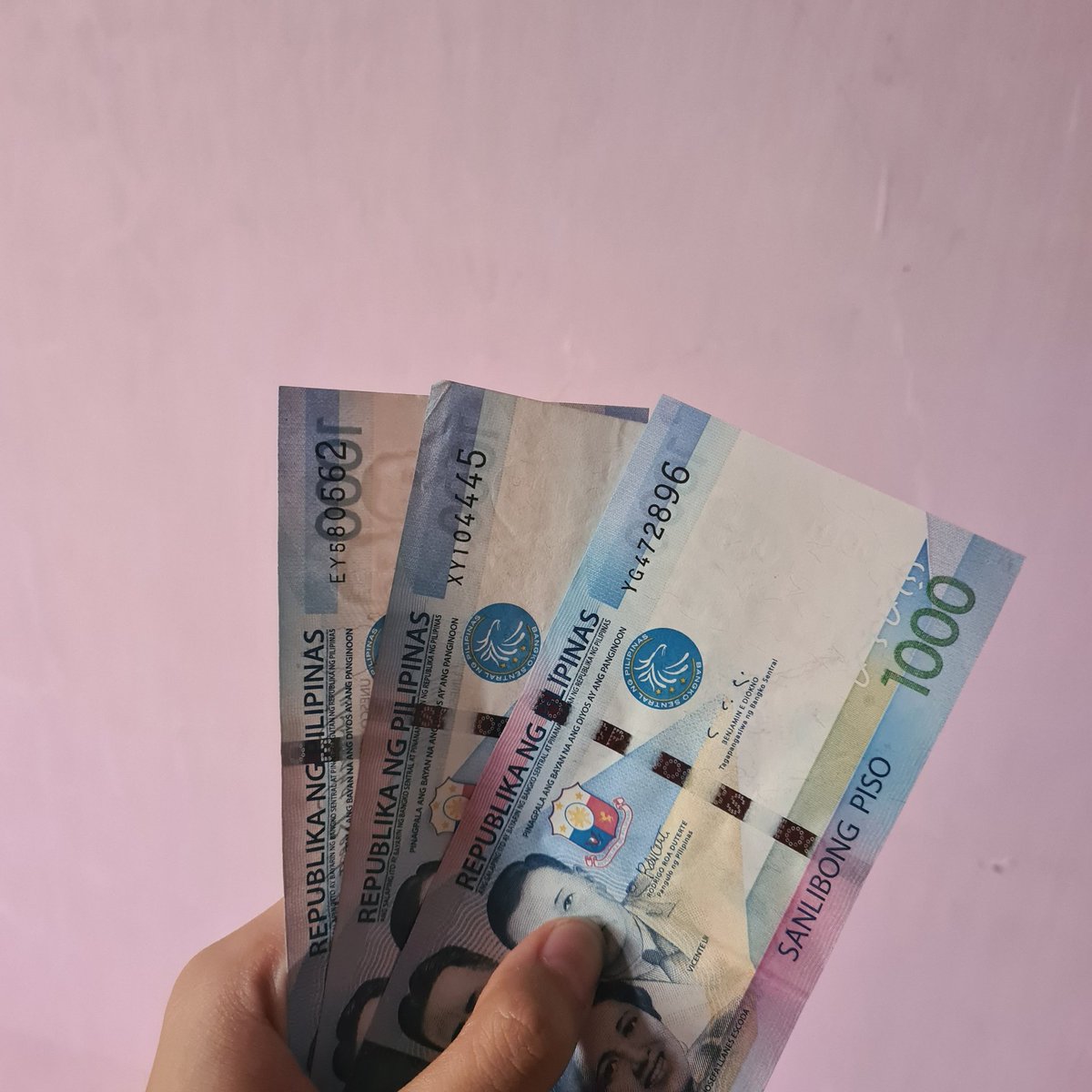 rt this lucky 3k baka mabigyan din kayo <3