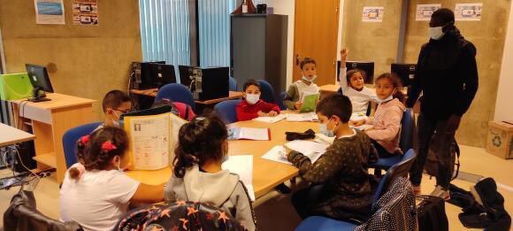 Hier c’était la reprise de l’accompagnement à la scolarité.<a href="/LaVoixDelEnfant/">La Voix De l'Enfant</a> <a href="/PierreRabadan/">Pierre Rabadan</a> <a href="/mayaakkari/">Maya Akkari</a> <a href="/MamsYaffa/">Mams Yaffa</a> <a href="/anneclaire_boux/">Anne-Claire Boux</a>