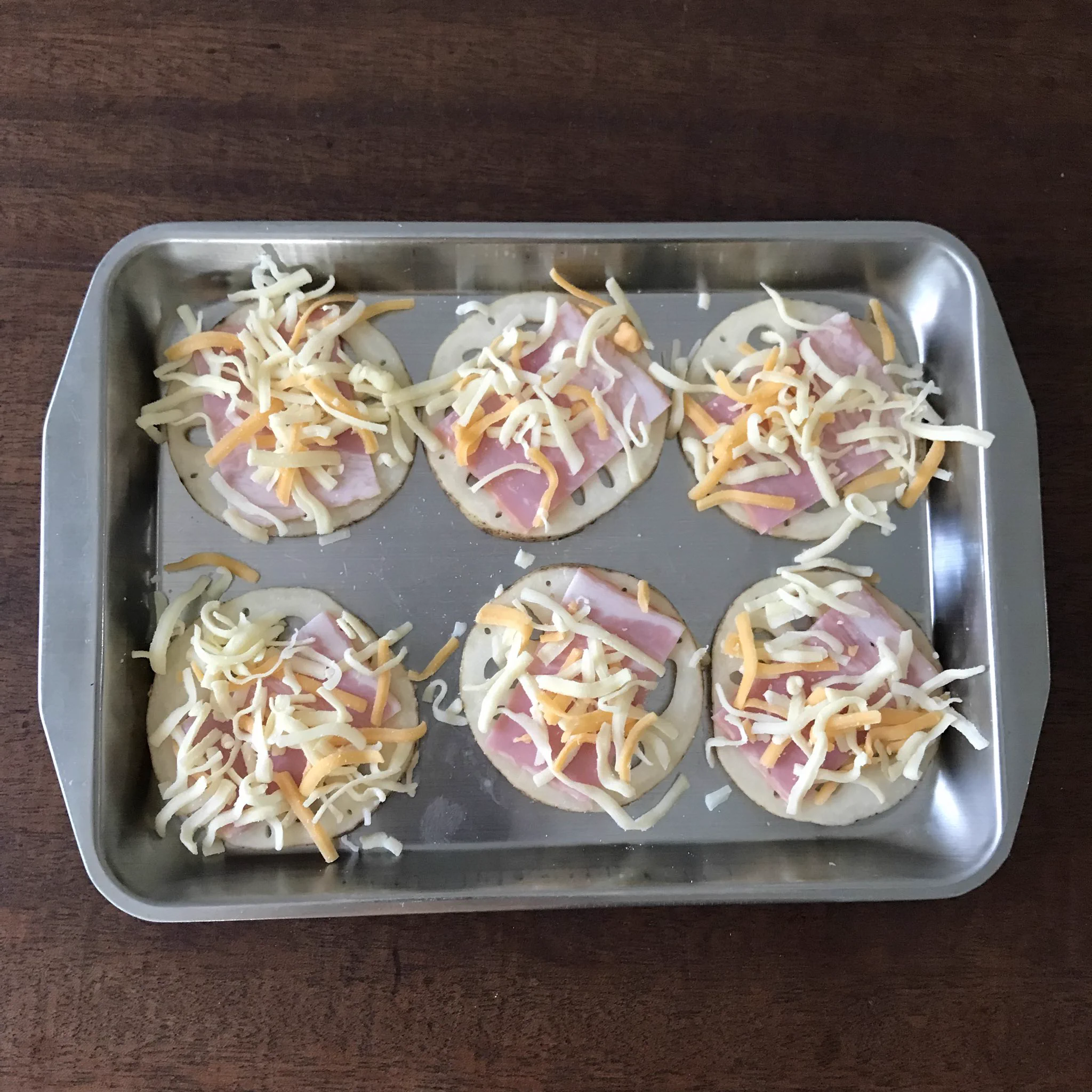 必要な材料はたった3つ！切って挟んで焼けば完成の、簡単でとっても美味しそうな料理のレシピ！