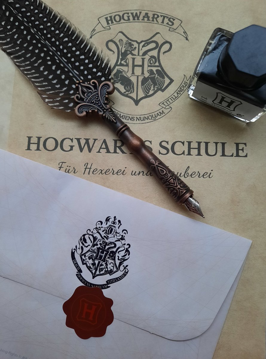 Habt ihr schon eurem KoDala einen Hogwarts Brief geschrieben? 
Sonst kann euer KoDala nicht in die Schule gehen und bleibt so verpeilt...😂