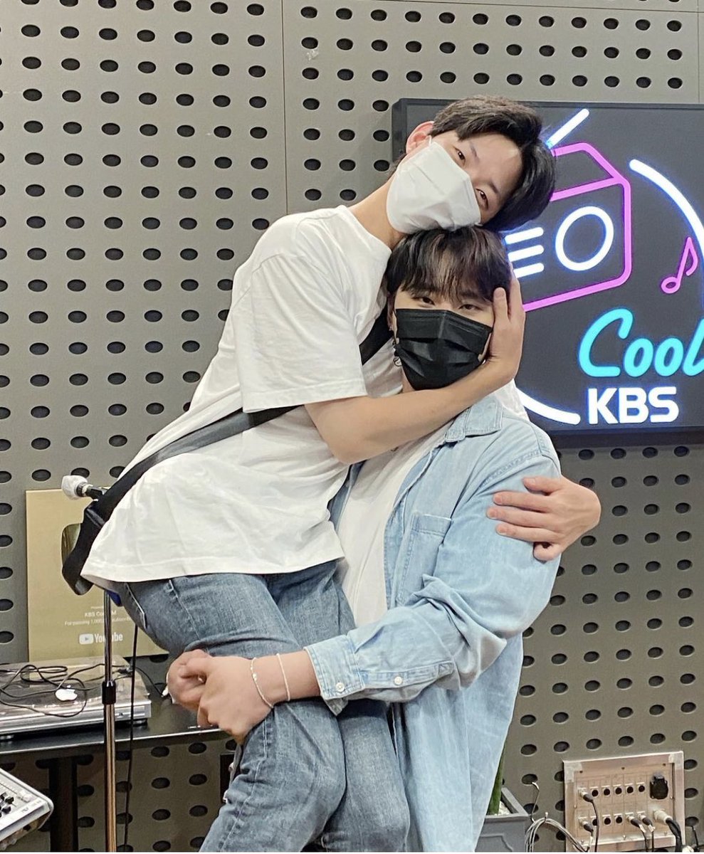 the saga of youngk carrying dowoon continues !