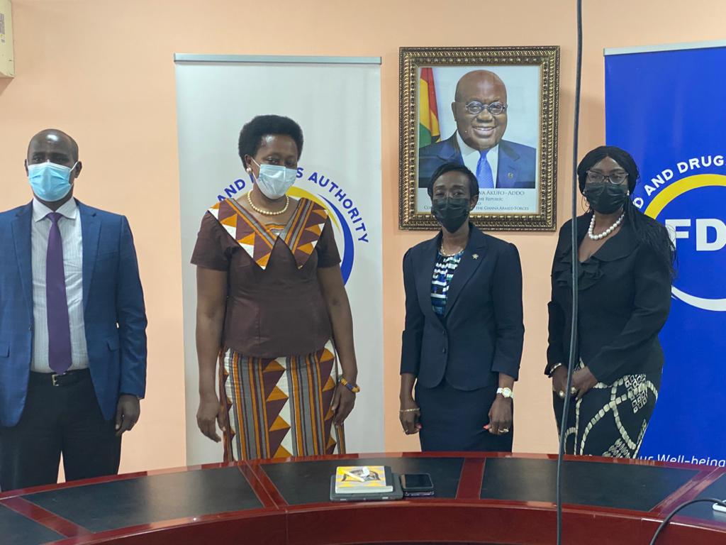Yesterday at @fdaghana, the CEO @mimi_darko and management welcomed the Rwandan High Commissioner to Ghana H.E @AKacyira and discussed areas of collaboration that can boost intercontinental trade and health technology for @fdaghana & @RwandaFDA #AfCFTA #WHO