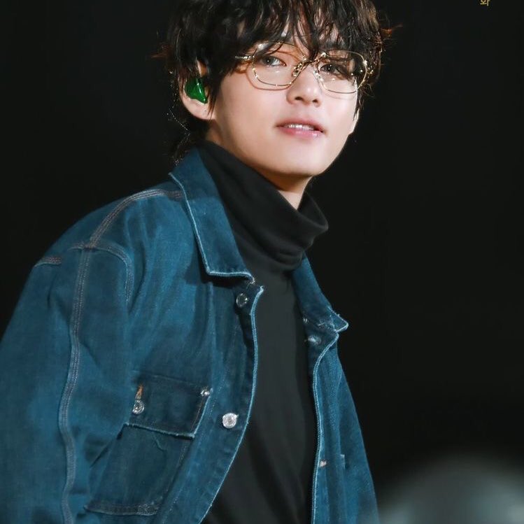 astralsvk's tweet photo. #taekookau where the lip piercing isn’t the only new piercing Jungkook’s had done - he also has one /inside/ his mouth. 

Taehyung finds out in the worst (best) way: when he’s just trying to make out with his boyfriend, only to flinch at the cold touch of metal on his tongue. https://t.co/QKLPlB3yRA