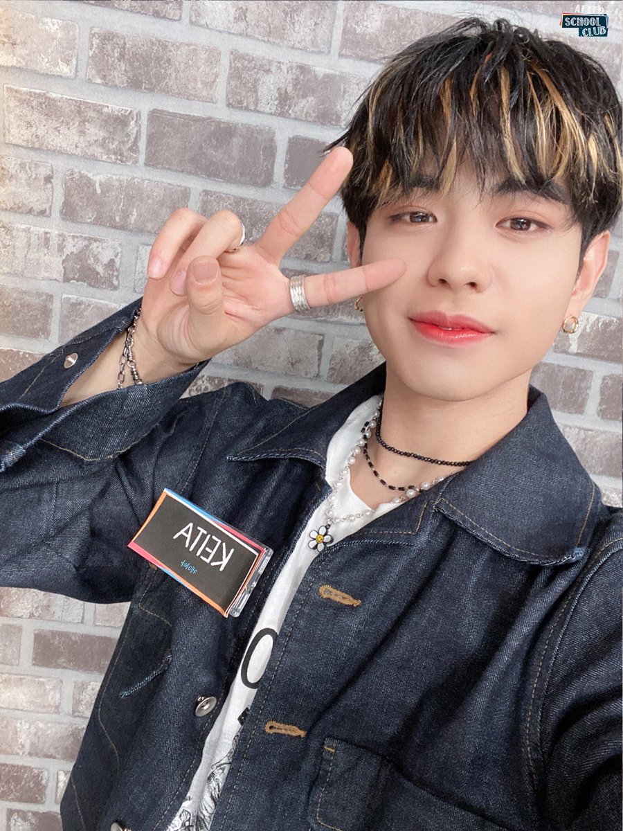 arirang_ASC's tweet image. [Ciipher]
⠀
싸이퍼 너를 사랑한다고 -♡
에엣씨 패밀리 두 눈에 콩깍지를 씌우고 간 Ciipher와 함께한 오늘 🥳 파이팅 넘치는 멤버들 덕분에 오늘도 넘치도록 행복했어요! 이제부터 시작인 #콩깍지 활동도 잘하길 바라고 우리는 다음 컴백 때 또 만나요 💖
⠀
#CIIPHER_ASC #Ciipher @RAIN_Ciipher