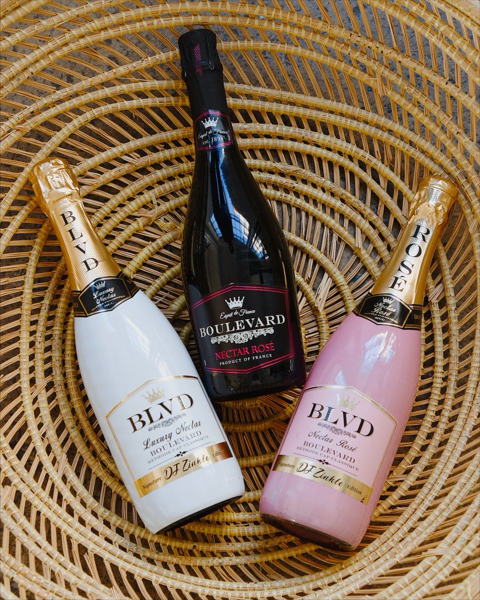 Now that’s a good looking family.🥂🤩
.
Tell us which varietal is your favourite?