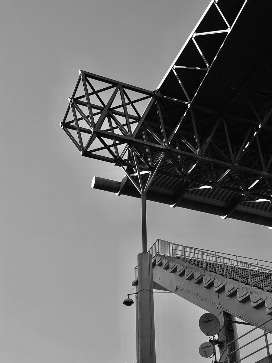 alfapla1's tweet photo. Camp d’Esports.
#lleida #igerslleida #edificisdelleida #arquitectura #arquitecture #architecture #blancinegre #bnwphotography #blackandwhitephotography #blackandwhite #bin #baw #byn #bnw #bnw_shots #bnw_greatshots #bnw_planet #bnw_photos #bnw_photography #monochrome https://t.co/mohzpCnPLw
