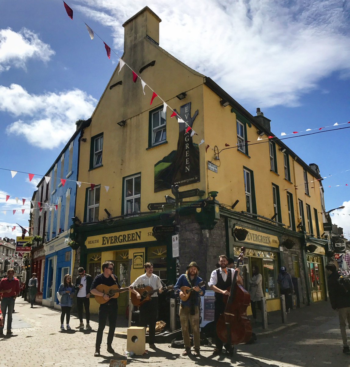 galwaytourism's tweet photo. Galway voted in TOP 10 SMALL CITIES IN THE WORLD TO VISIT by Condé Nast Traveller Readers' Choice Awards 2021 🎉 
https://t.co/Qoih55fG9z https://t.co/9eKuAHBiTX