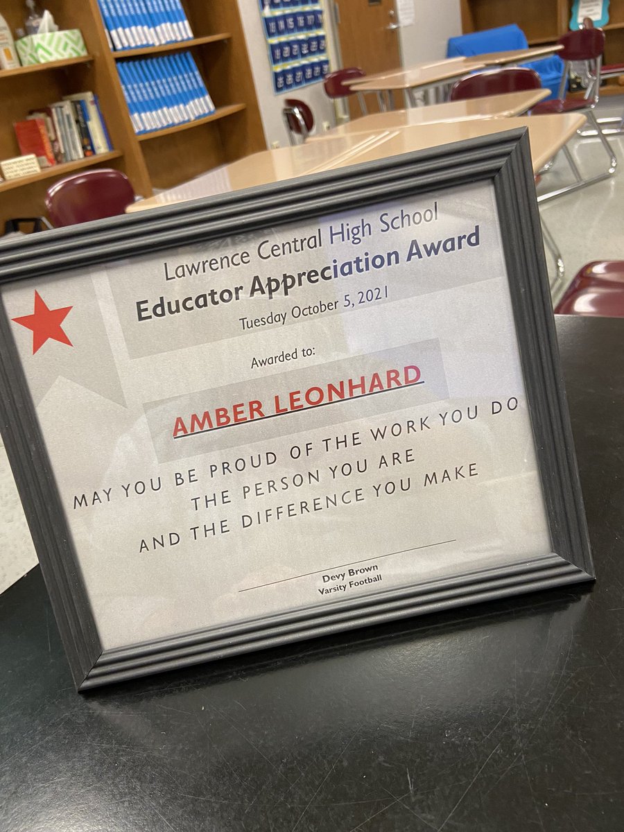 amleonhard's tweet image. Huge thank you to our senior football players (and parents) for the teacher appreciation breakfast! Everything was amazing. Special shout out to my guy, Devy! Thank you for the appreciation award! 🐻🤍 @LCHSAthletics @LCBEARSHUDDLEC1 @Coach_Patt34 @LCHSBAC