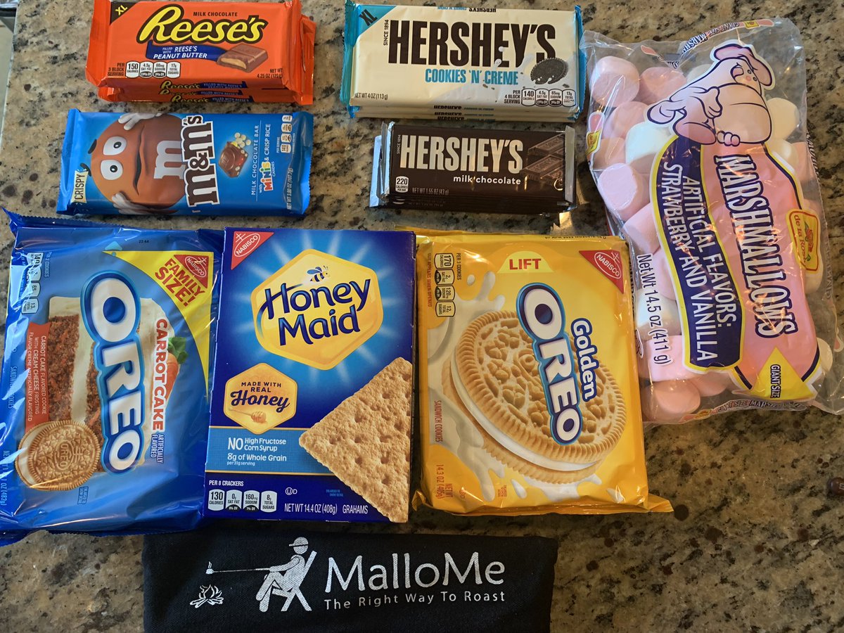 rknippel18's tweet photo. Got a new s’mores combo that I am pretty proud of from this past weekend. Carrot Cake Oreo-Reese’s Bar- Pink De La Rosa Marshmallow- Carrot Cake Oreo. #GameChanger #Smores #SoManyCombos @reeses @Oreo https://t.co/9ixc852a72