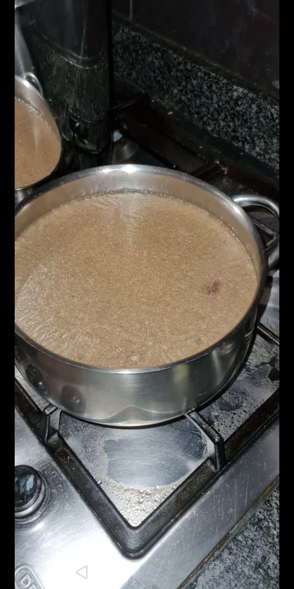 ranner_austin's tweet photo. Steps
1) I was using a gas stove, so I boiled Amancina for 2 Hours. 
2) separated Amancina from the broth. 
3) Roughly chop your full onion and green paper https://t.co/bahtKju8vE