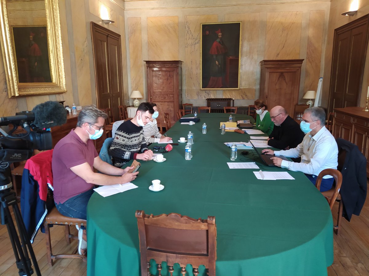 Mgr Jacolin évêque de Luçon, reçoit quelques journalistes à l'issue de la conférence de la #CIASE et la remise du rapport #Sauvé sur les abus sexuels dans l'Eglise en France