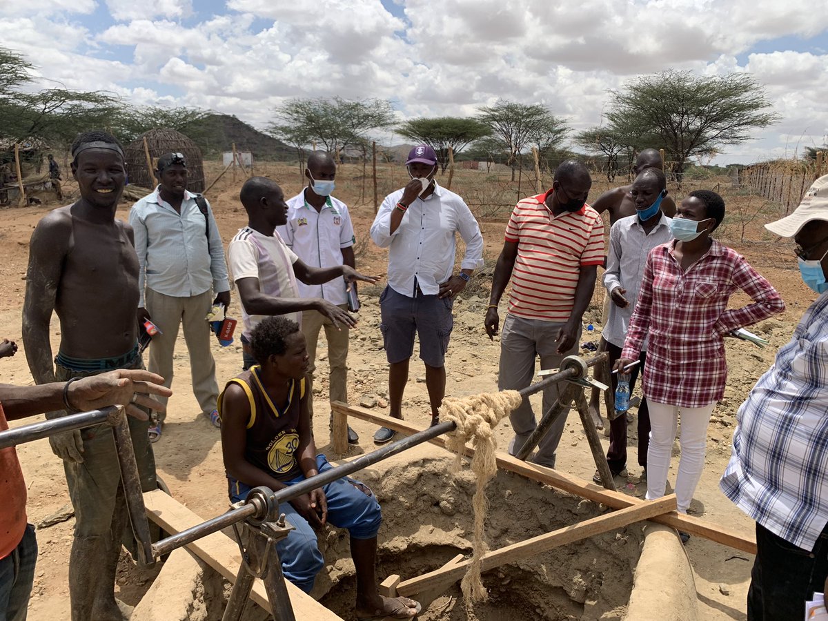Skuria2019's tweet photo. Meeting the Chief and Community at Naduat Gold Rush In Turkana North @ArtisanalMining @aweik_ke @KCM_Kenya @MineralRightsKE @ps_madinikenya @Petro_MiningKE https://t.co/lgNcaNYSw3