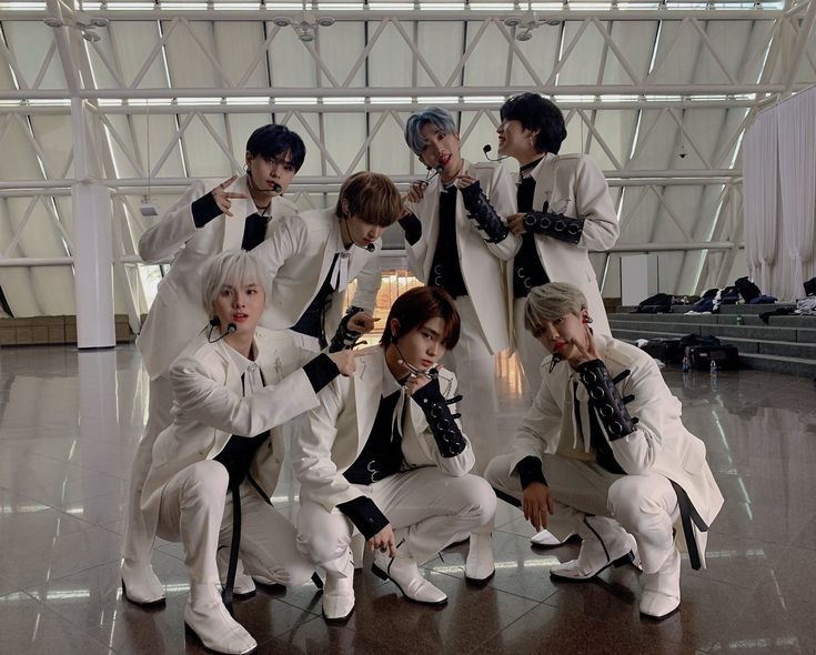 Irish_Deer28's tweet photo. инфа для новоприбывших🧸
короли и их королевства👑
Артур-дождь
Чиу-облака
Айван-снег
Муджин-цветущая вишня
Луи-красота
Джахан-солнце
Данн-перемены
#KINGDOM
#IVAN #CHIWOO #ARTHUR #MUJIN #DANN #JAHAN #LOUIS https://t.co/kQBNfB31it