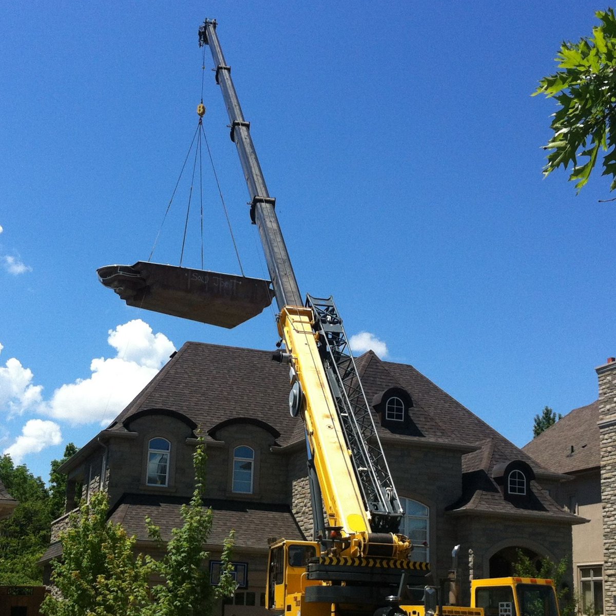 paulpgabriele's tweet image. If you want to install a fibreglass pool and need to get it to your backyard, you may come home to find this happening 😳😄
#poolproject #poolconstruction #poolbuilding #construction #buildsomething #homebuilding