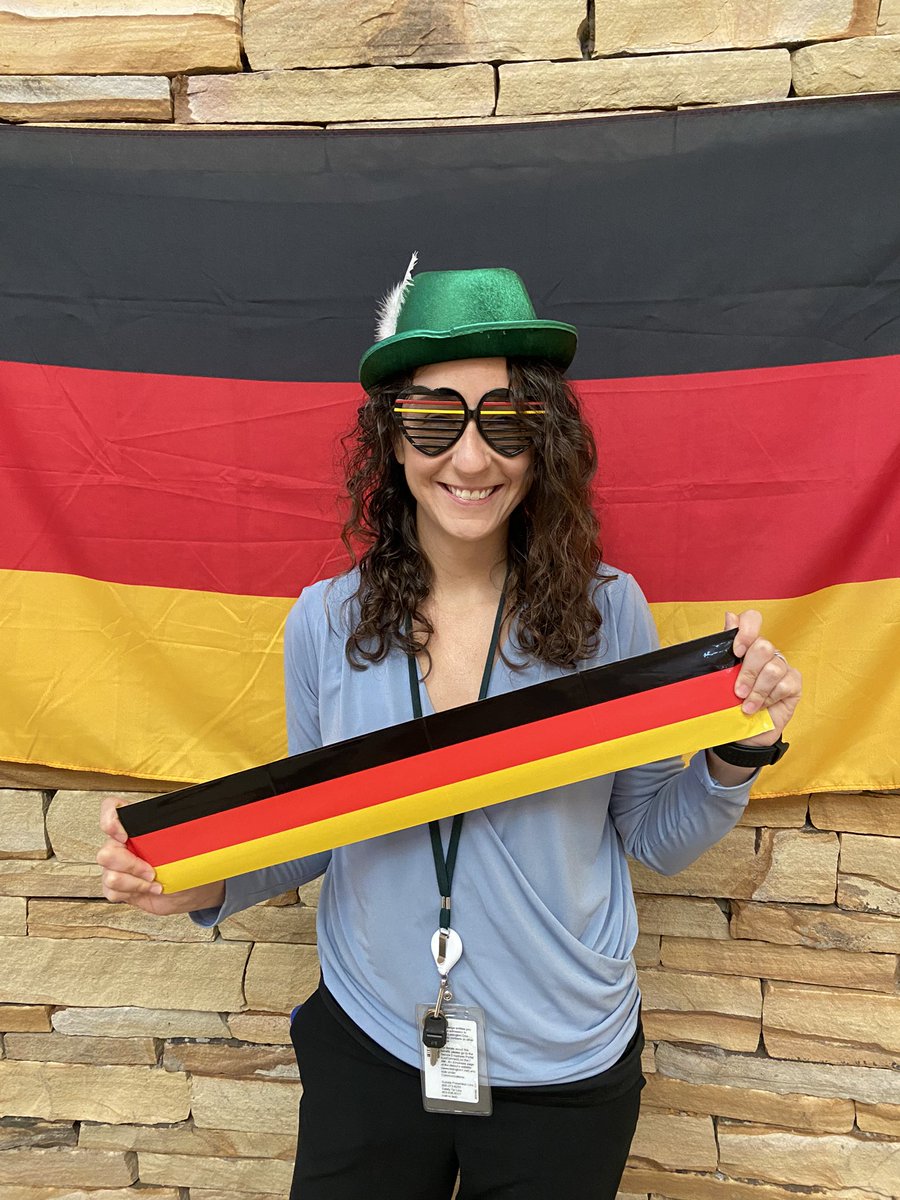 FrauConnelly's tweet photo. Happy German Day @RBHSGators #teachgerman #celebrateRB22 @JacobSmith61 @TheJennaCHowell @TerrenceLHarris @LOWLT @LexingtonOne https://t.co/VNEu1WFHO6