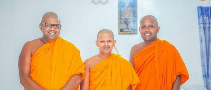 mahaneth's tweet photo. නිවීම
දුෂ්කරය
නිවුනු පසු
සුන්දරය෴ https://t.co/xvvqAvIdSH