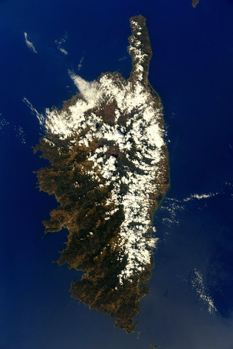 Thom_astro's tweet photo. La #Corse, le retour ! 😎 Pas besoin d'être sur place pour avoir envie d'en arpenter les plages et les massifs 👀
Of course it's #Corsica again! The island itself is very coarse, steep mountains and beaches make for adventurous holidays. #MissionAlpha https://t.co/xL2QMqQSjk https://t.co/4gzEd2wGXn