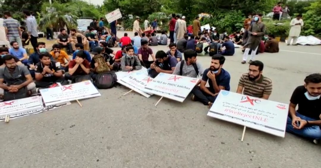 XcryptoBSC_'s tweet photo. Our future is at stake.
We want them to reconduct our test.
Thats it......
#MdcatStudentsWantJustice
#MdcatStudentsWantJustice https://t.co/P8plWES2Gi