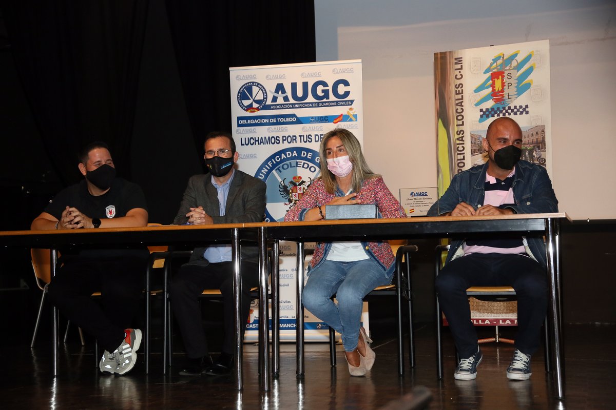 La alcaldesa <a href="/milagrostolon/">Milagros Tolón</a> clausura un curso sobre derecho penal y destaca la apuesta por la formación que redundará en la seguridad ciudadana

<a href="/SplToledo/">SPL Toledo</a> <a href="/ClmSpl/">SPL-CLM</a> 

Más información: toledo.es/la-alcaldesa-c…