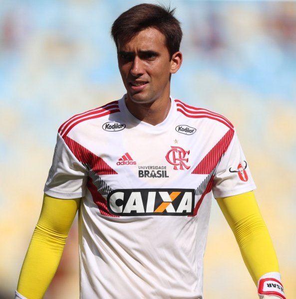 BlogRaposa's tweet photo. 🚨 ATENÇÃO!

De acordo com fontes ligadas ao estafe de Vanderlei Luxemburgo, três jogadores receberam nos últimos dias pelo menos uma ligação da diretoria para irem jogar no Cruzeiro: Germán Cano, do Vasco, César, do Flamengo e Adriano, ex-Barcelona, atualmente sem clube. https://t.co/pkj5yRqKKK