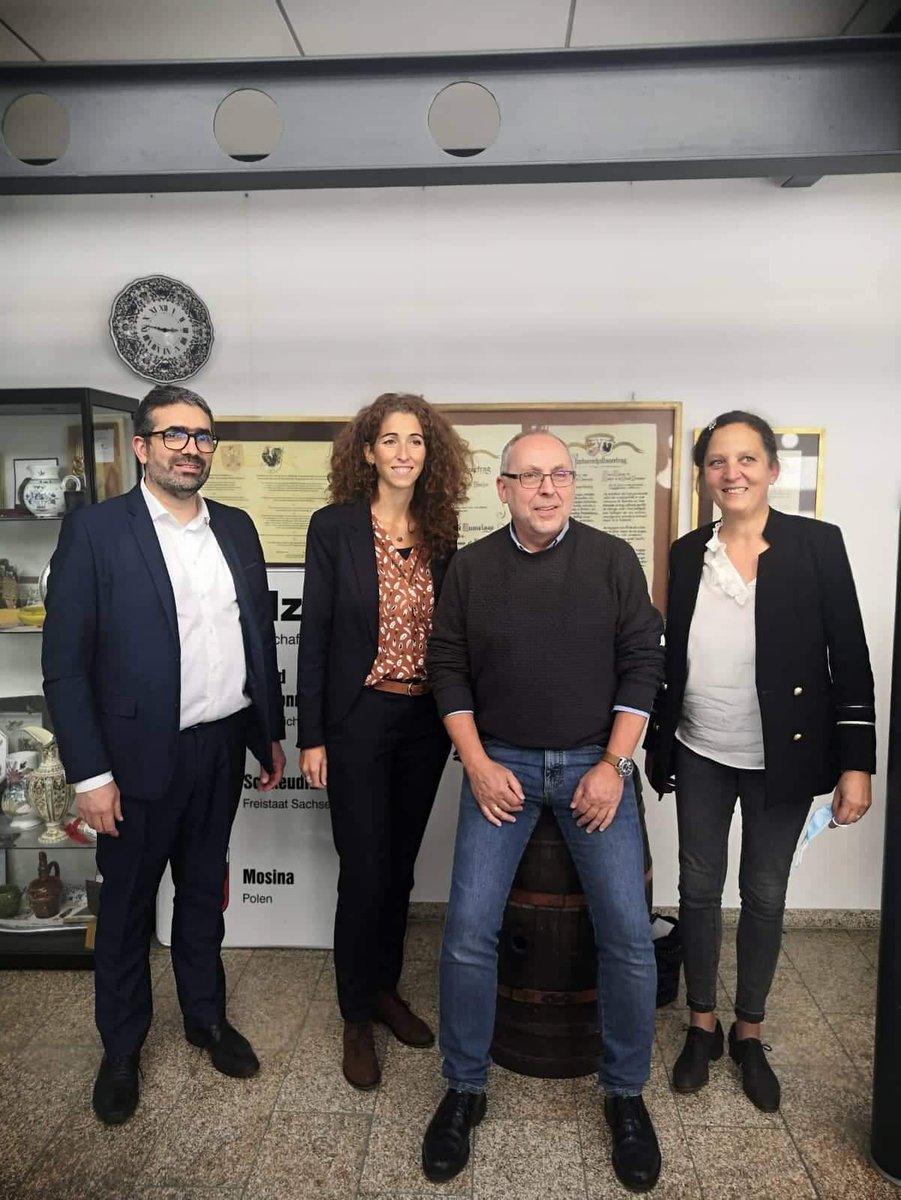 AustauschMatis's tweet photo. Un week-end à Seelze avec Frédéric Brenin, principal du collège, Julie Lesage, Maire de Grand-Couronne, son directeur de cabinet et le responsable du jumelage pour relancer le jumelage et l'échange en 2022
#mairiedegrandcouronne #jumelage #austausch https://t.co/aQtnn27WKh