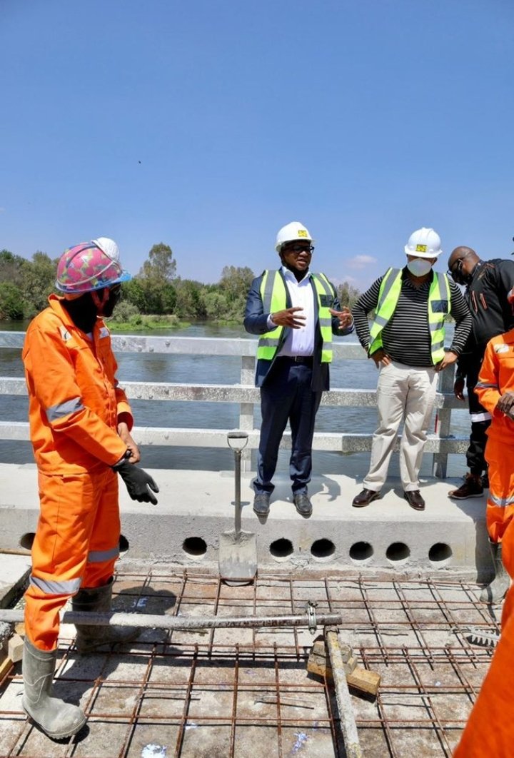Dotransport's tweet photo. OCTOBER TRANSPORT MONTH: Fixing Transport to Build Better Communities 

I have no doubt that these projects will make a telling difference to the lives and livelihoods of the people of the North-West through their job creation. 

#ShambaSonke 
#OTMSA2021 https://t.co/6BD92K3Qn6