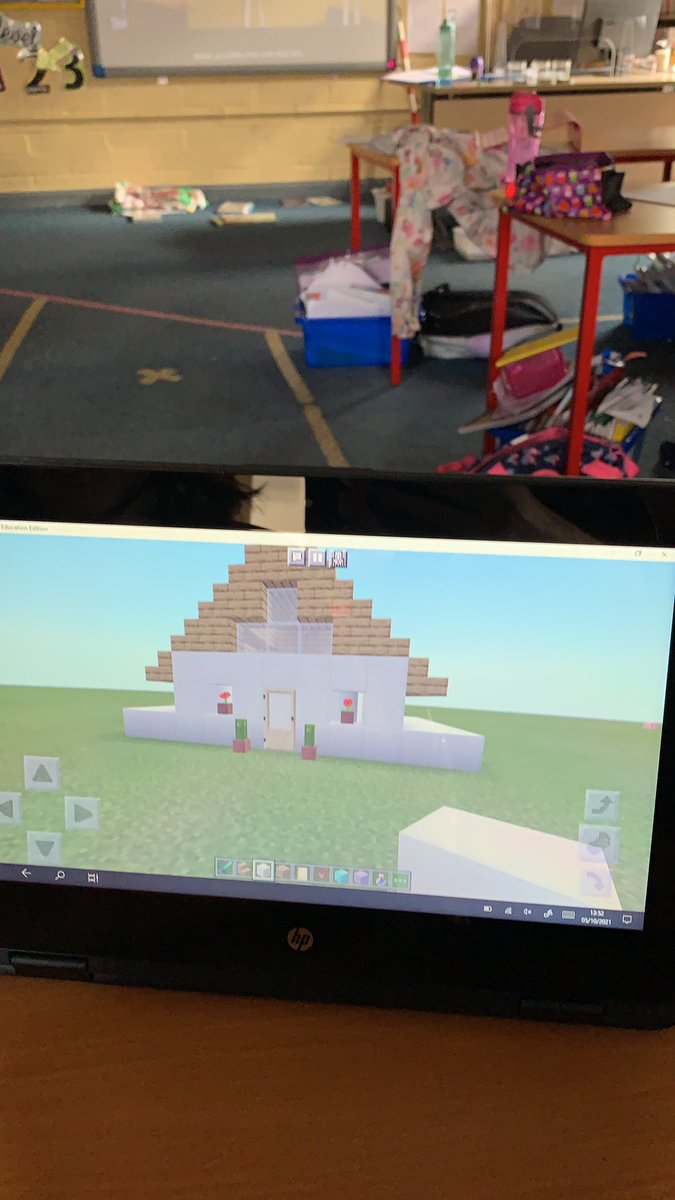 Fourth Class really enjoyed episode one of #IrelandsFutureisMine building their dream homes. Great teamwork and communication skills from all Ms. Collins’ class. <a href="/MS_eduIRL/">Microsoft Education Ireland</a> <a href="/PlayCraftLearn/">Minecraft Education</a>