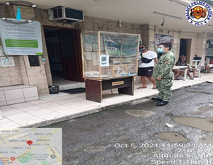 MpdPs9's tweet photo. SCADS personnel Commander under the supervision PLT JOSE RIC S MORELOS, C SCADS, thru the leadership of PLTCOL CRISTITO V ACOHON Station Commander, conducted distribution of flyers on COVID-19 health advisory and crime prevention tips along Barangay 705 zone 77, Malate Manila https://t.co/ei32mWBLMr