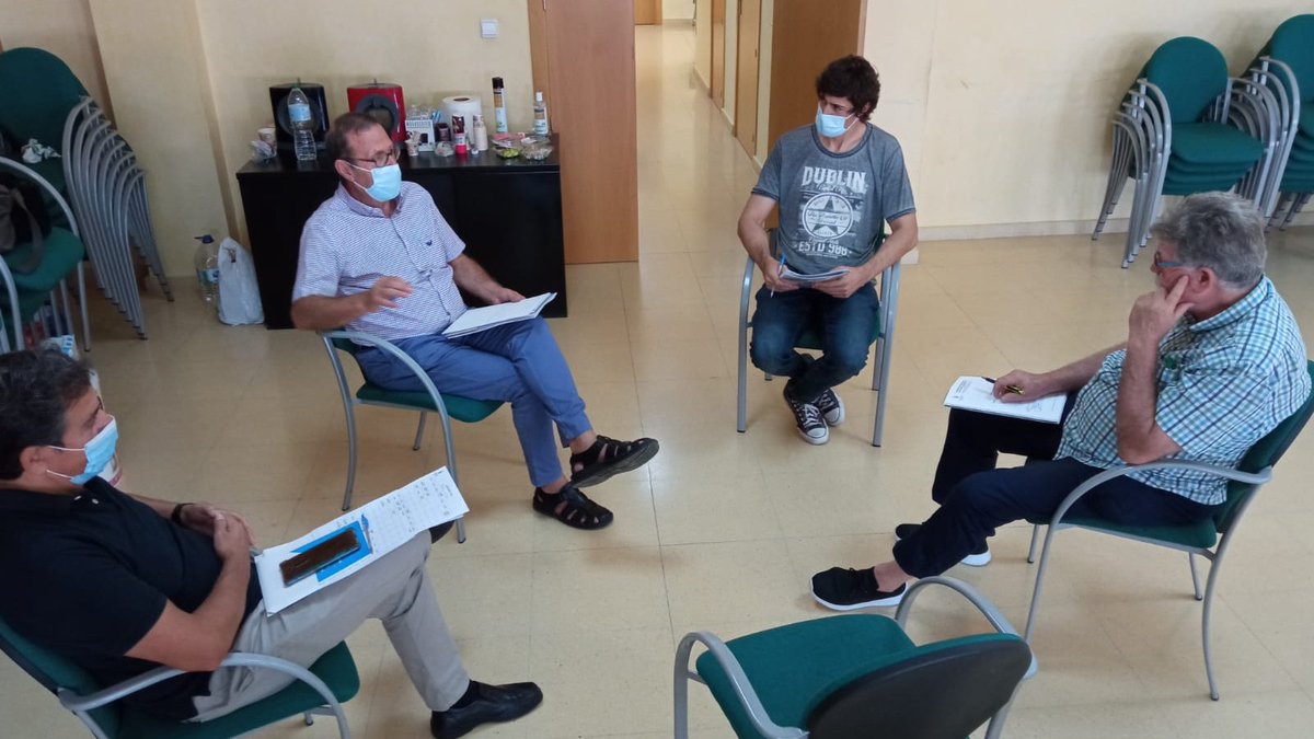 DecideMolina's tweet photo. 🙋‍♂️La Federación de Asociaciones de Vecinos Interbarrios organizó el pasado fin de semana una Jornada interna en el CCSS de Las Balsas con el objetivo de planificar las próximas actuaciones de la Federación, contando con la asistencia de nuestra concejalía 😀

#PlAdA #REDICO https://t.co/CWJap50PLv