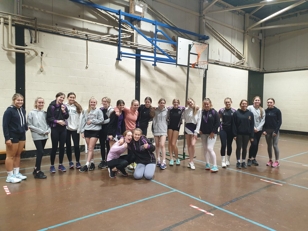 Great 1st indoor session for the girls tonight after training outside through the summer. Thank you <a href="/YsgolLlanhari/">Ysgol Llanhari</a> for allowing <a href="/LlanNetball/">Llantrisant Netball 🏐</a> to use your facilities. Great session had by all