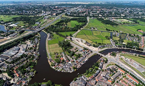 #Wegwerkzaamheden en #verkeershinder op de #N522 bij Ouderkerk aan de Amstel. Van 8 op 9 oktober is de N522 afgesloten ter hoogte van de Brug Ouderkerk en rijdt doorgaand verkeer via de A2/A9 bit.ly/3a6p6rk
