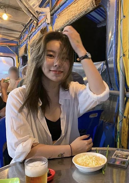 wheeix's tweet photo. girlfriend wheein 😍 https://t.co/KFvUbvwpHr