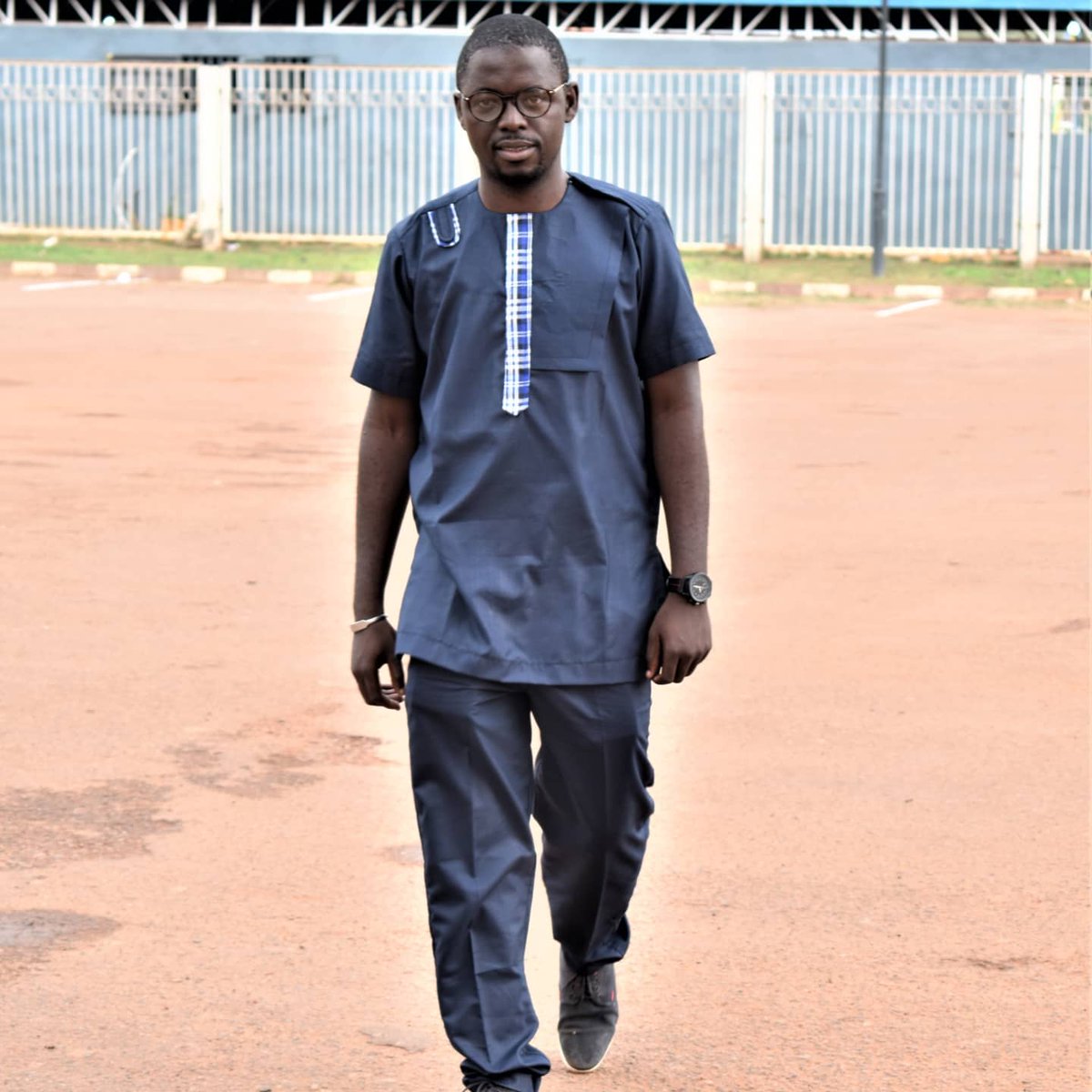 LangateSonek's tweet photo. Il existe deux manières de vivre sa vie. L’une comme si rien n’était un miracle et l’autre comme si tout était un miracle.
La vie commence chaque matin, les miracles peuvent arriver aussi chaque matin.
#Be_Focus
#Smyle_to_life
#A_Passé
#S_L https://t.co/004Ig21QUC