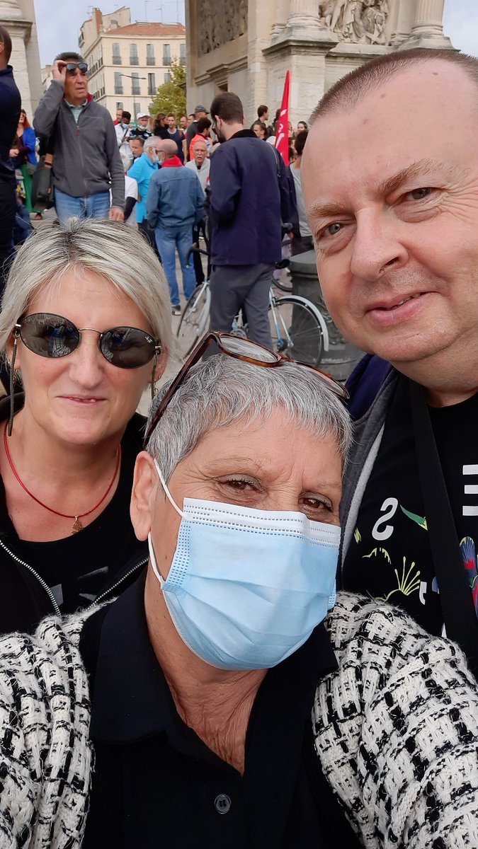 LeBras78173605's tweet photo. La @FSUregionSUD dans la rue avec le personnel de la @MaRegionSud https://t.co/GGXDnSQT4Z
