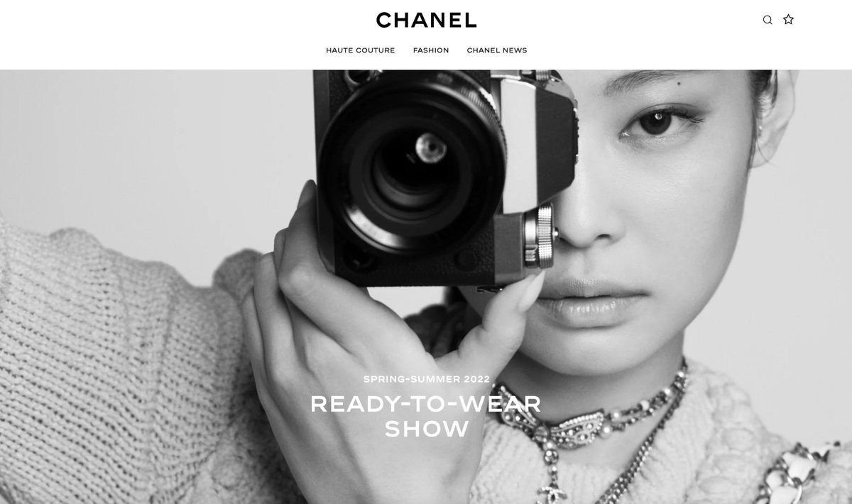 world_jennie's tweet photo. Chanel's House Ambassador

https://t.co/ZmQGdijtA7

JENNIE FACE OF CHANEL
#JENNIEChanelPFW https://t.co/Mw8JZVRIPe
