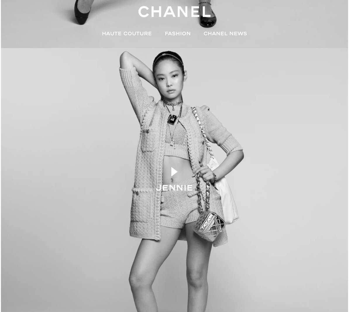 world_jennie's tweet photo. Chanel's House Ambassador

https://t.co/ZmQGdijtA7

JENNIE FACE OF CHANEL
#JENNIEChanelPFW https://t.co/Mw8JZVRIPe