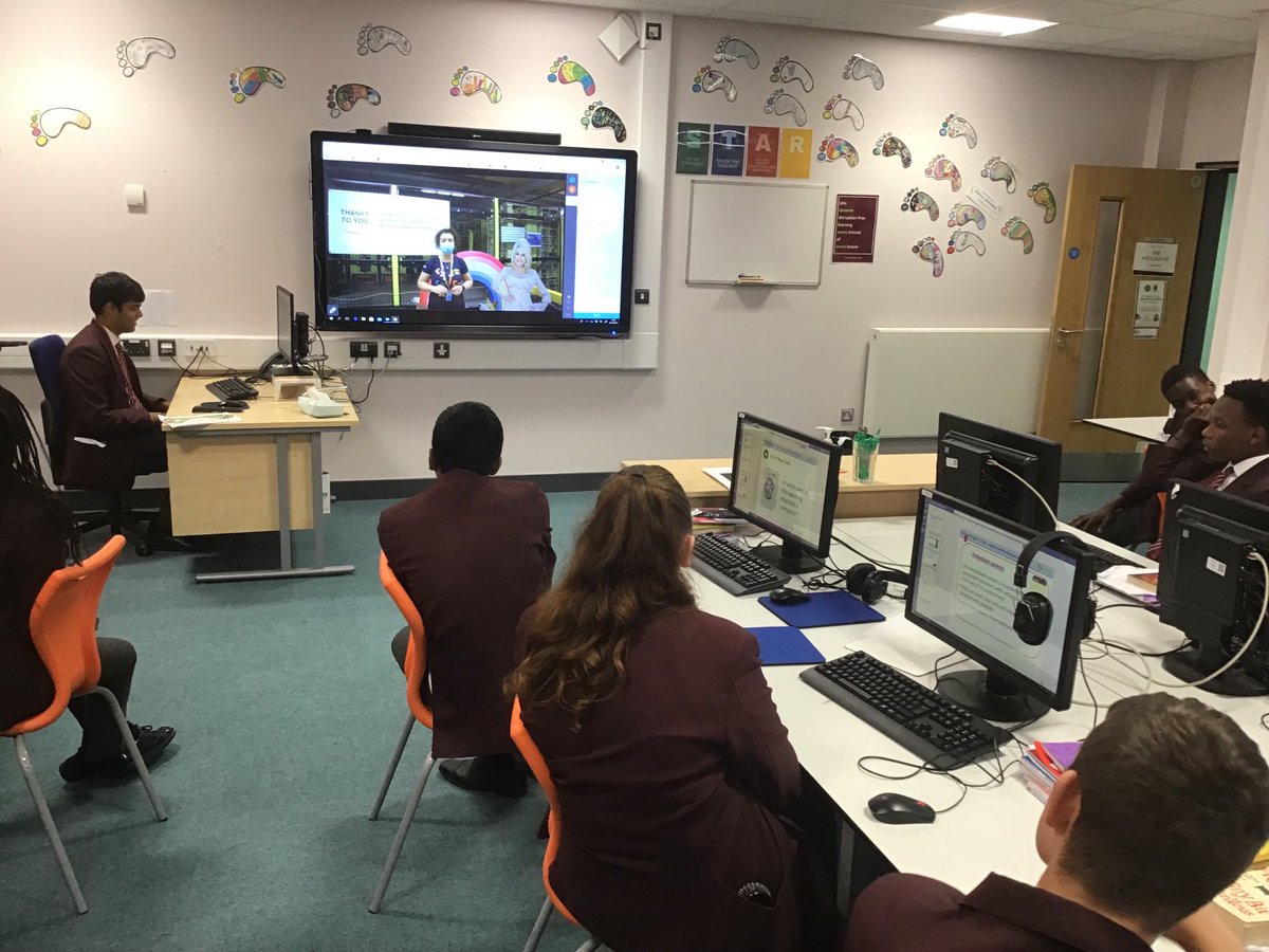 KHPcomputing's tweet image. GCSE Computing on a virtual visit to Amazon fulfilment centre.  Looking at how Amazon use robotics and computer science