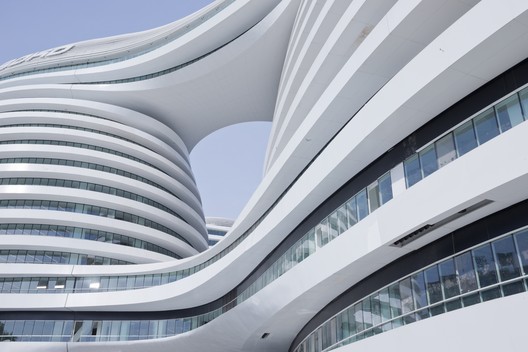 DosisKafkiana's tweet photo. HOY en #LaDosis: ARQUITECTAS CONTEMPORÁNEAS que (quizá) no conocías. 

¿TE LO VAS A PERDER? 🧵⬇️

#TwitterCultural #PionerasDelArte 
#Arquitectura https://t.co/EHN3Q5RnA7