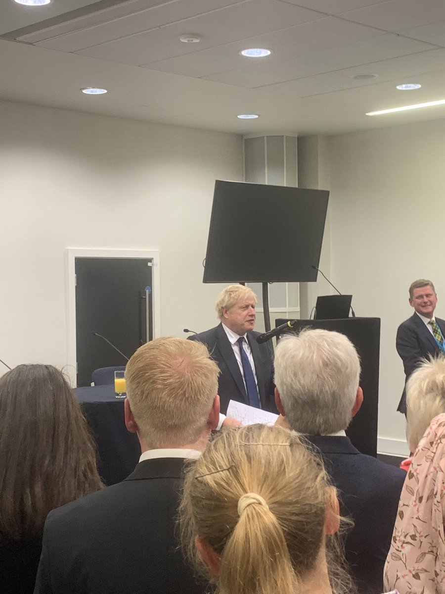 Well done to @JulianEllacott and the regional team for putting together such a superb reception in Manchester on Sunday evening - the best one I’ve been to so far! #cpc2021