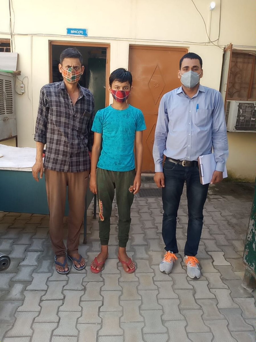 DCPSEastDelhi's tweet photo. #DCPSouthEast
#Painstaking efforts of AHTU team of Southeast Distt #made one child of age 13 yrs reunited with his family under'OPERATION MILAP'.
@HMOIndia @LtGovDelhi @CPDelhi @DelhiPolice https://t.co/MW2rhdIAAw