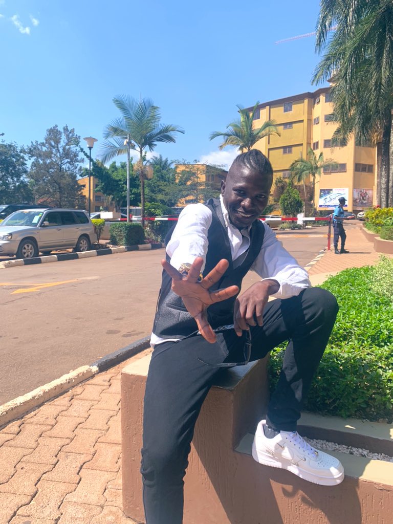 Happy Birthday to @DJVictor256 who knows he’s the best dj and has proven it 😭 🚫👑we celebrate u for being extra ordinary and making extra hours of smart work count

#GSMBirthdays #HappyBirthday256