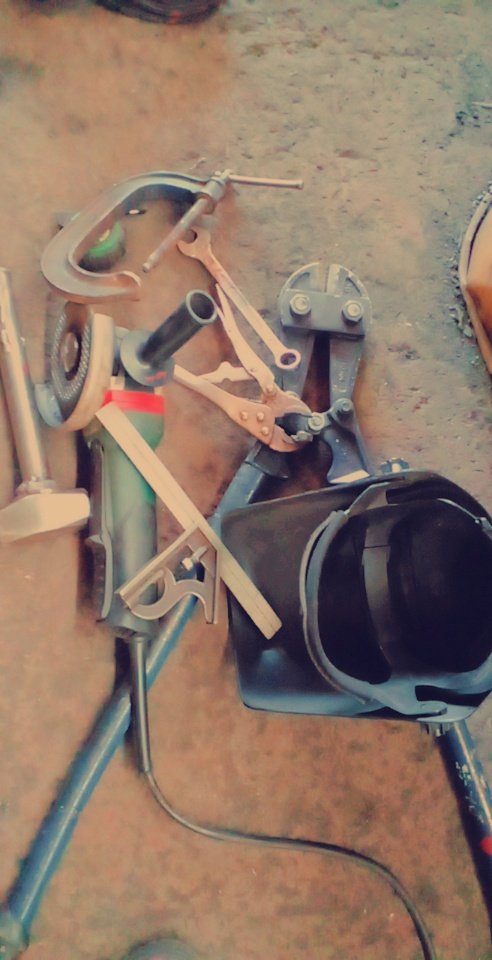 Masingoaneng_CT's tweet image. Tools down⚒️🛠⛓️🗜🔩
We demand a living wage❗❗
8% increase✊✊
#NumsaStrike
#Asijiki
#EngineeringStrike
#Metalworkers
#InsimbiAyigobi
#MassMarch
#LivingWage