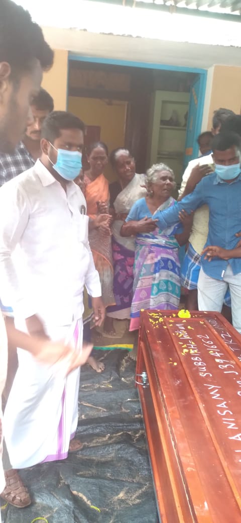 ISF_Tamil_KSA's tweet photo. சவூதியில் இறந்தவரின் உடல் எஸ்.டி.பி.ஐ கட்சி மற்றும் இந்தியன் சோசியல் ஃபோரம் உதவியால் குடும்பத்தாரிடம் ஒப்படைப்பு. https://t.co/0yqv5qSCCx