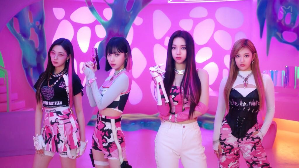 zyroexp's tweet photo. the visuals, the outfits, the vocals, the choreo, the rap parts, the highnotes, the set, aespa setting the bar so high. proud is an understatement #aespaGoesSavage https://t.co/b9v86YtCFB