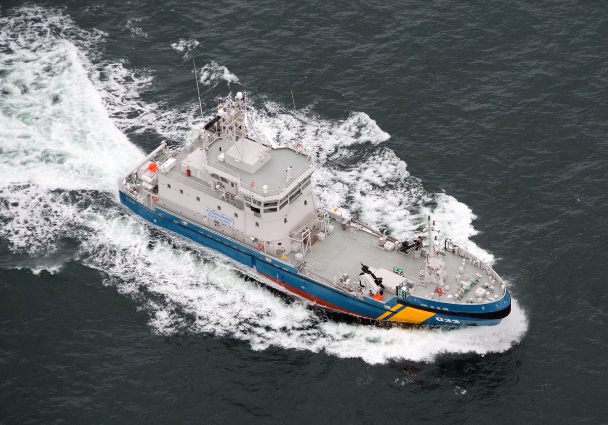 Ett utsläpp av tallolja har under natten ägt rum i Skutskär, utanför Gävle. Oljan finns i vattnet, både i anslutning till land och längre ut. Utsläppets storlek är ännu oklar. Enheter från Kustbevakningen är på väg till platsen. bit.ly/3ldb1iu