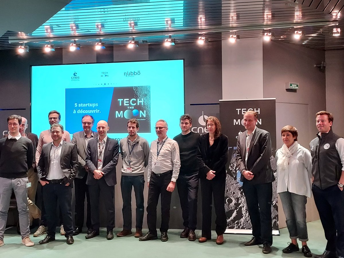 Destination #Lune pour 5 #startup sélectionnées par l'incubateur #TechTheMoon de <a href="/NubboIncub/">Nubbo Incubateur à mission</a> et du <a href="/cnes/">CNES</a> 🚀Présentation ce matin devant les journalistes!